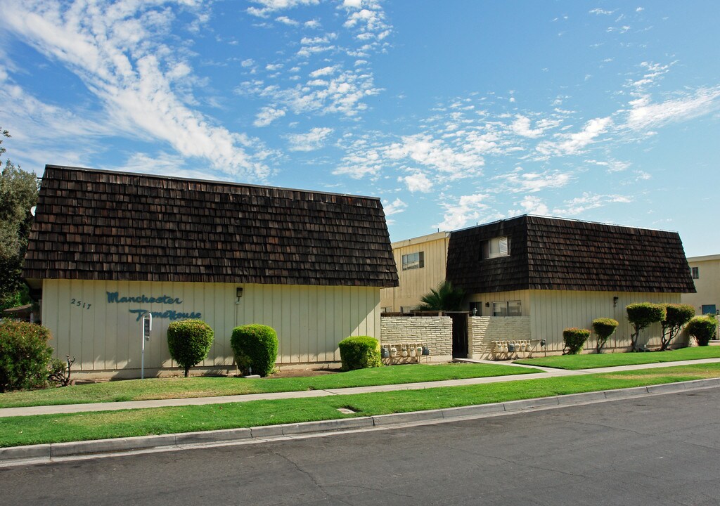 Manchester Townhouse in Fresno, CA - Building Photo