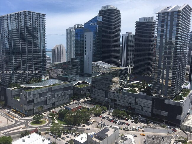 92 SW 3rd St, Unit 3404 in Miami, FL - Foto de edificio - Building Photo