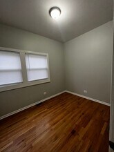 3026 E 80th St in Chicago, IL - Building Photo - Building Photo