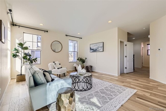 8562 E 49th Pl in Denver, CO - Building Photo - Building Photo