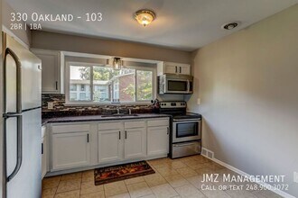 330 Oakland Ave in Royal Oak, MI - Building Photo - Building Photo