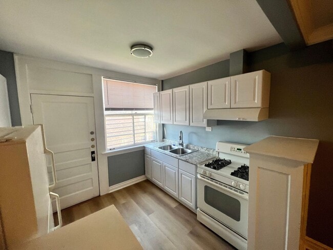 3023 W 58th St in Chicago, IL - Building Photo - Building Photo