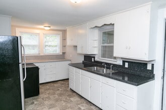 508 Robbins Ave NW in Lenoir, NC - Building Photo - Building Photo