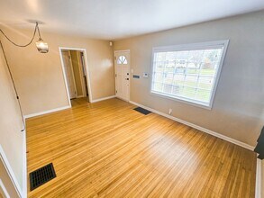 5352 Crittenden Ave in Indianapolis, IN - Building Photo - Building Photo