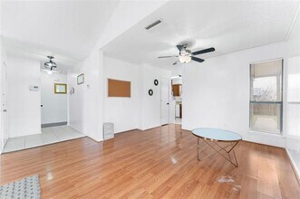 2923 Tanglewood Dr in Lancaster, TX - Foto de edificio - Building Photo