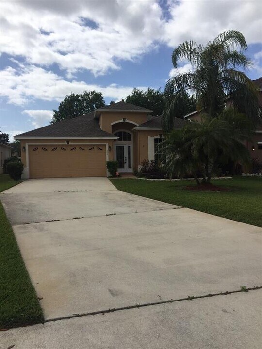 604 Lakepark Trail in Oviedo, FL - Building Photo