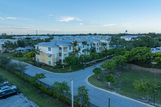 The Courts at Village Square in Delray Beach, FL - Building Photo - Building Photo
