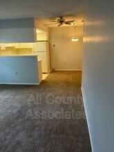 6189 Chesham Dr in New Port Richey, FL - Building Photo - Building Photo