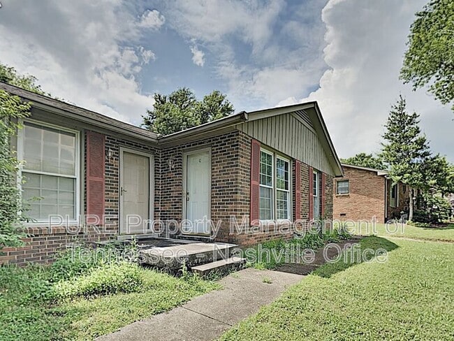 4212 B Sweden Dr in Hermitage, TN - Building Photo - Building Photo