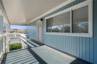 1226 Little Bay Ave, Unit 10 in Norfolk, VA - Building Photo - Building Photo