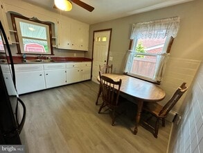 320 Barclay Ave in Morrisville, PA - Building Photo - Building Photo