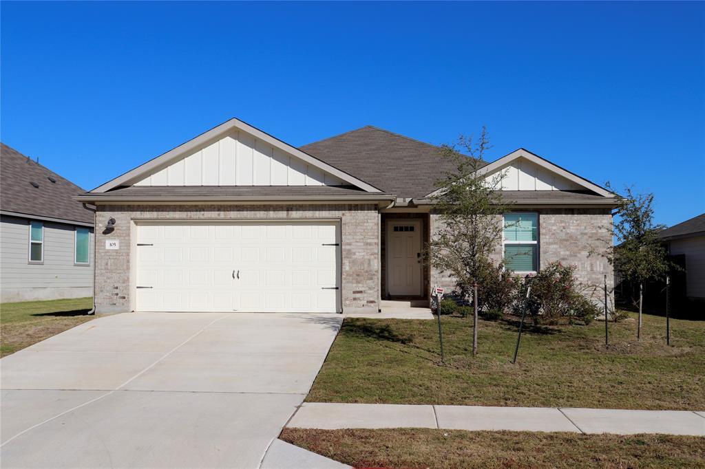 105 Sarnella Wy in Hutto, TX - Foto de edificio