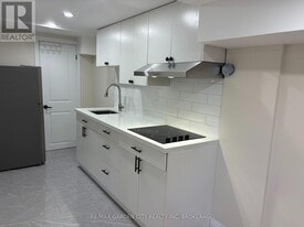 60 Wakelin Terrace in St Catharines, ON - Building Photo