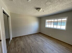 2012 E 73rd St in Los Angeles, CA - Building Photo