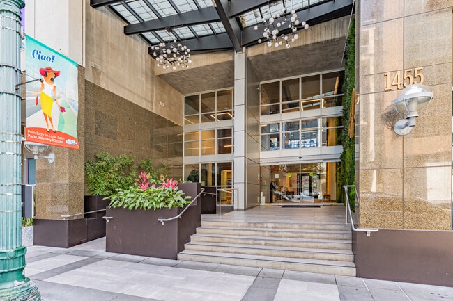 Allegro Towers in San Diego, CA - Foto de edificio - Building Photo