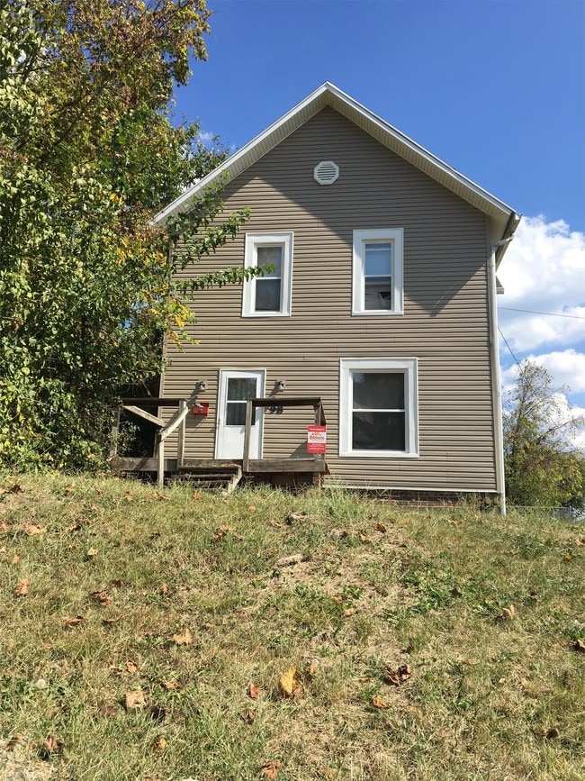98 N Lancaster St in Athens, OH - Building Photo - Building Photo