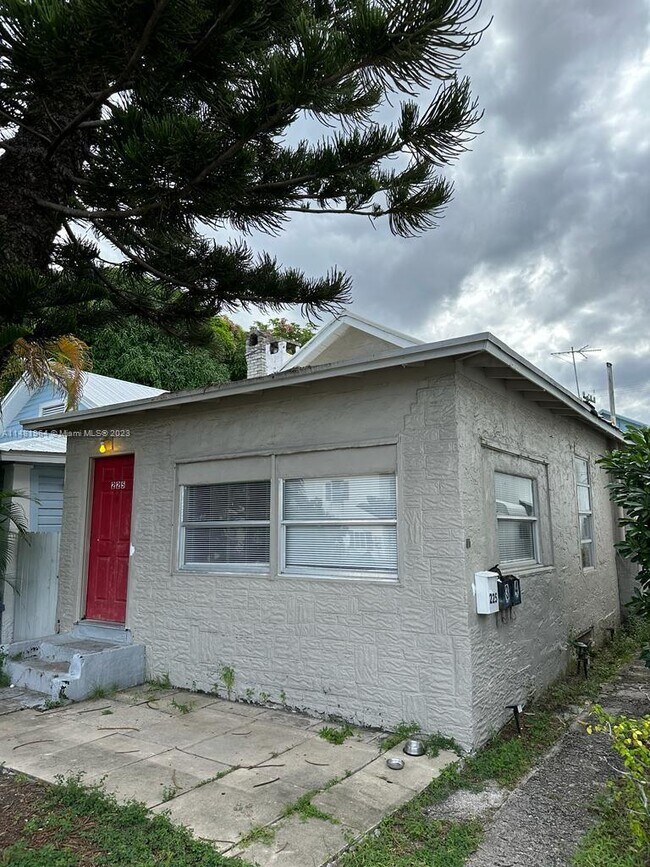 225 N K St-Unit -1 in Lake Worth Beach, FL - Building Photo - Building Photo