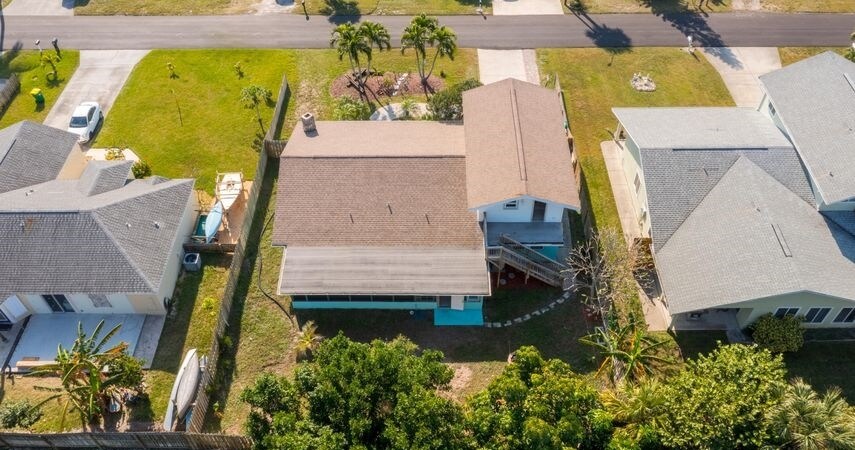 180 Richards Rd in Melbourne Beach, FL - Building Photo