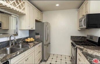6600 Warner Ave in Huntington Beach, CA - Building Photo - Building Photo