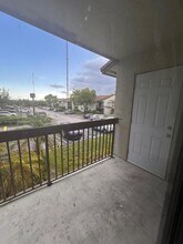 425 NW 210th St in North Miami Beach, FL - Building Photo - Building Photo