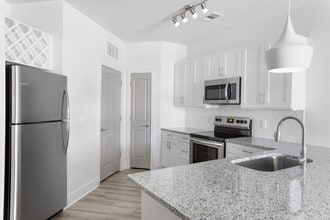 Satori Town Center in Jacksonville, FL - Foto de edificio - Building Photo