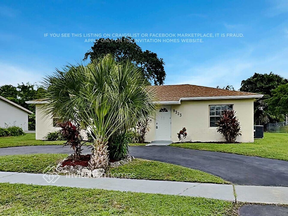 9323 Southampton Pl in Boca Raton, FL - Building Photo