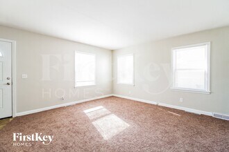 12 Gambier Cir in Cincinnati, OH - Building Photo - Building Photo