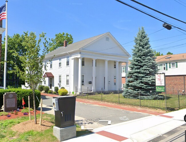 122 Elm St