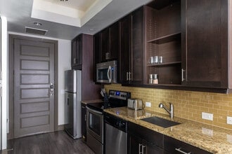 3201 Esperanza Crossing in Austin, TX - Building Photo - Building Photo