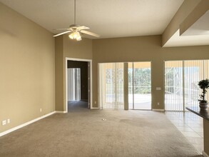 8264 Pine Cay Rd in Wellington, FL - Building Photo - Building Photo