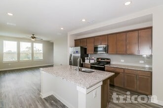 1741 Mexican Heather Dr in Leander, TX - Foto de edificio - Building Photo