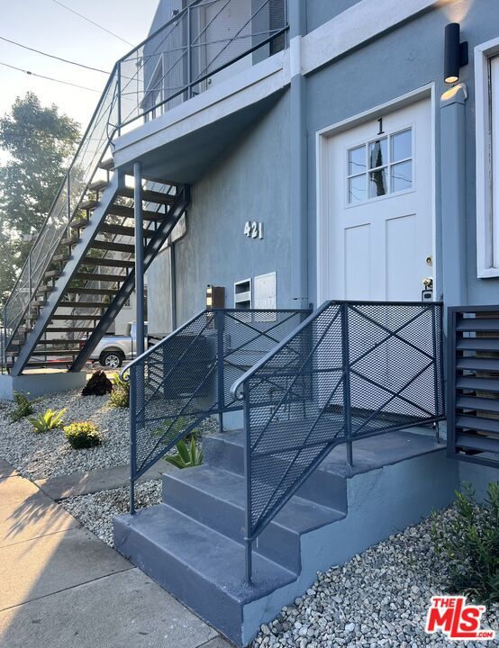 421 E Chevy Chase Dr in Glendale, CA - Building Photo - Building Photo