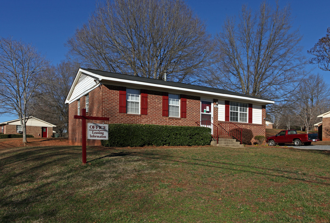 Hoffman Homes in Gastonia, NC - Building Photo