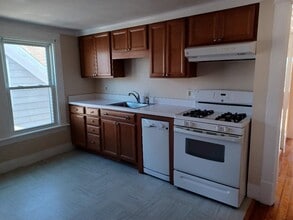 252 Elm St, Unit 3 in West Haven, CT - Building Photo - Building Photo