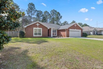 6673 Redfield St in Navarre, FL - Building Photo - Building Photo