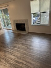 Panther Lake Apartments in Federal Way, WA - Building Photo - Building Photo