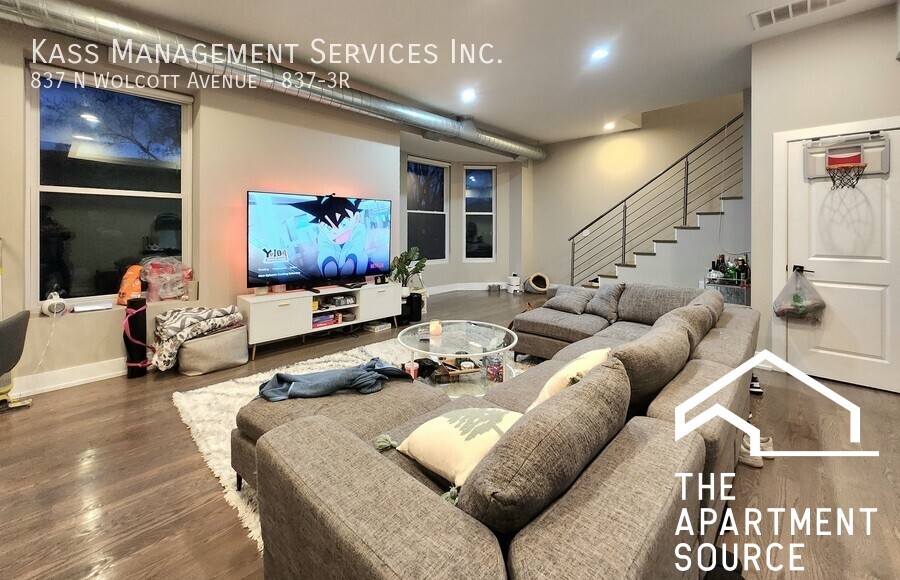 836 N Wolcott Ave, Unit 2 in Chicago, IL - Building Photo