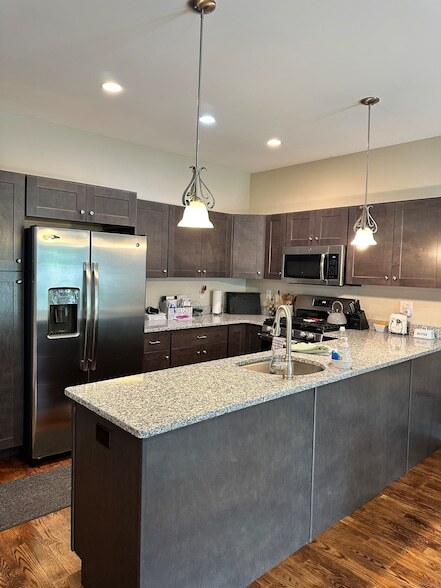 68 Reservoir St in Bethel, CT - Building Photo - Building Photo