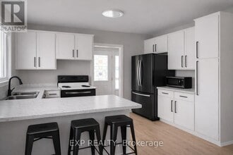 23 Homewood Ave in Simcoe, ON - Building Photo - Building Photo