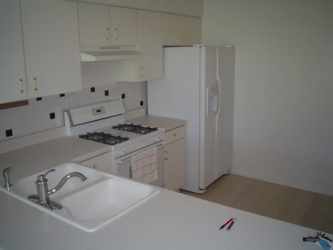226 Grandview Ct in Algonquin, IL - Building Photo - Building Photo