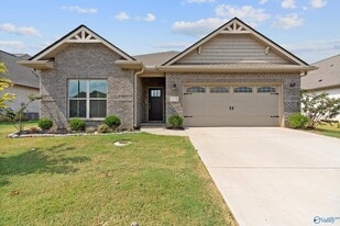 14741 Greenleaf Dr in Athens, AL - Building Photo