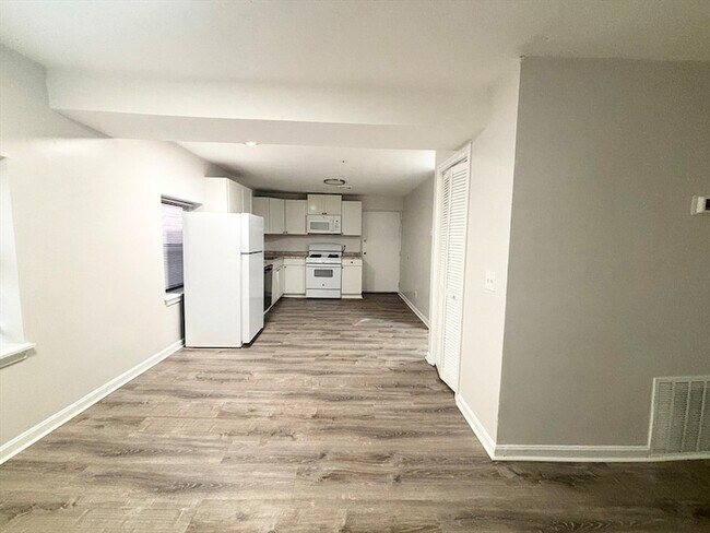 94 Eastern Ave, Unit 9 in Malden, MA - Foto de edificio - Building Photo