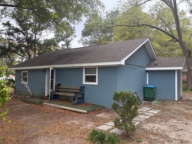 652 Blakely Ave in Crestview, FL - Building Photo - Building Photo