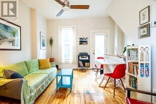 16 Flagler St in Toronto, ON - Building Photo