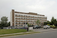 Riverwalk Condos in Brampton, ON - Building Photo - Building Photo