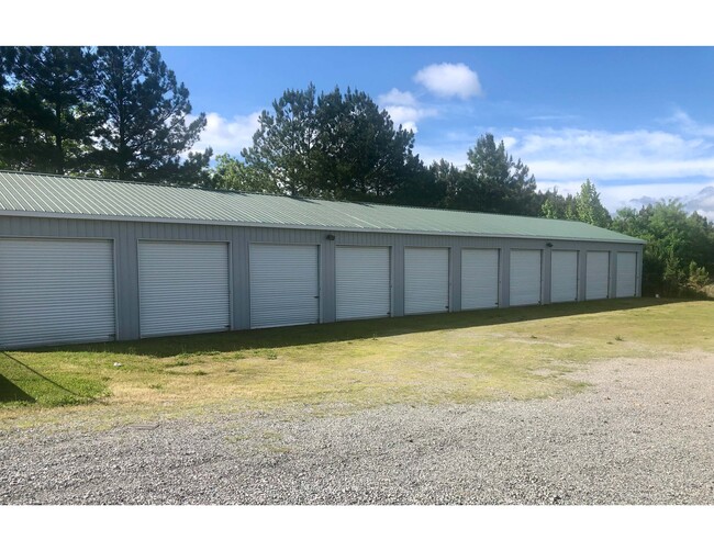 5539 Highway 58 in Buffalo Junction, VA - Building Photo - Building Photo