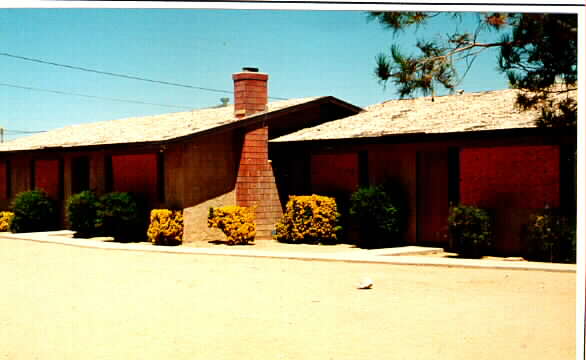 13192 Navajo Rd in Apple Valley, CA - Building Photo - Building Photo