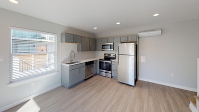 3328 Cedarplaza Ln in Dallas, TX - Foto de edificio - Building Photo