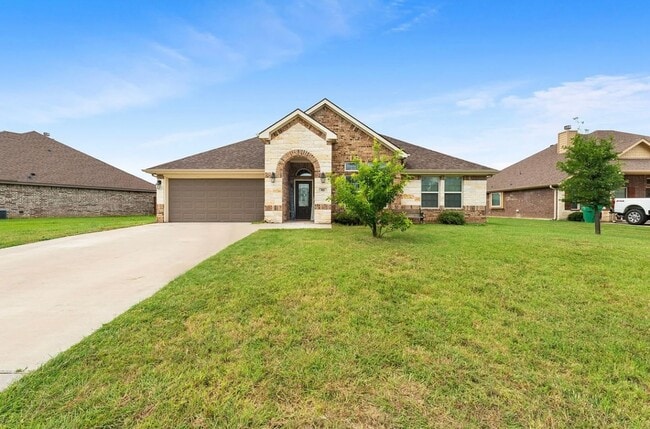 911 Elk Ridge Dr in Stephenville, TX - Building Photo - Building Photo