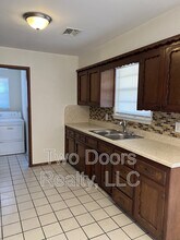 1513 Parkwoods Terrace in Midwest City, OK - Building Photo - Building Photo